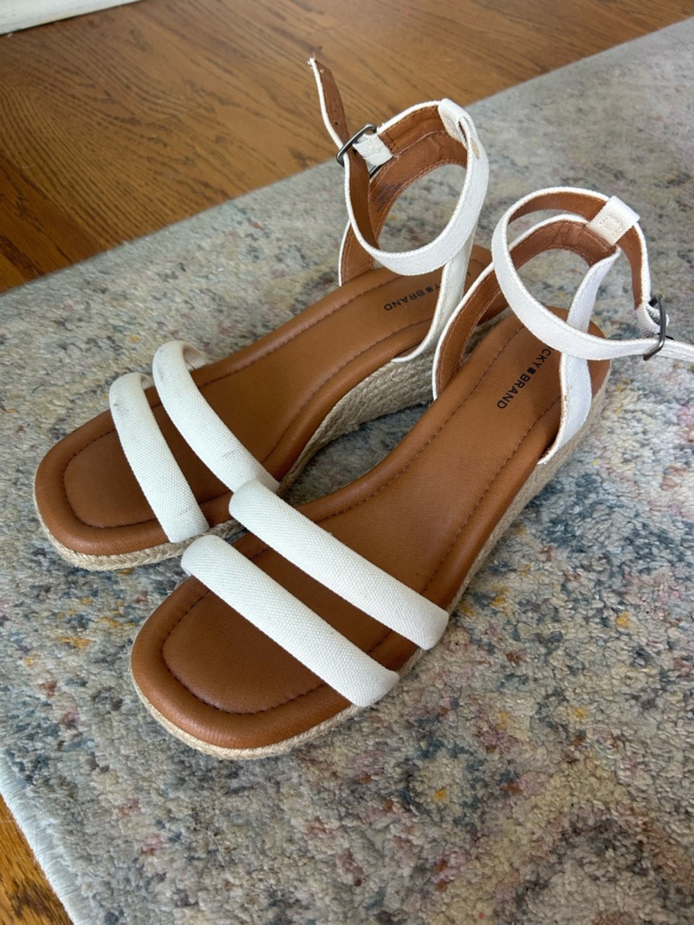 Lucky Brand Women’s  White Canvas Sandals